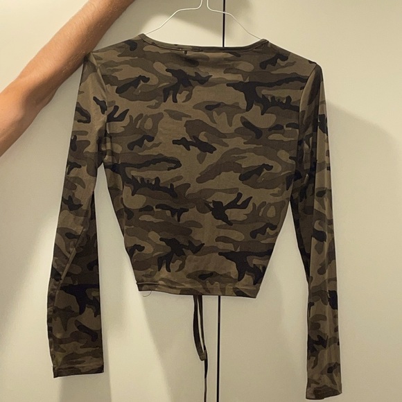 Army Green Camo Crop Top 💚 - Picture 4 of 5
